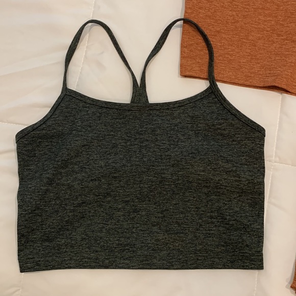 Aerie Workout Set with extra top - Picture 4 of 5